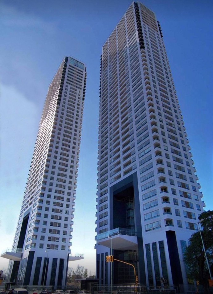 ALQUILADO - Departamento de 3 ambientes en alquiler sin muebles piso alto luminoso