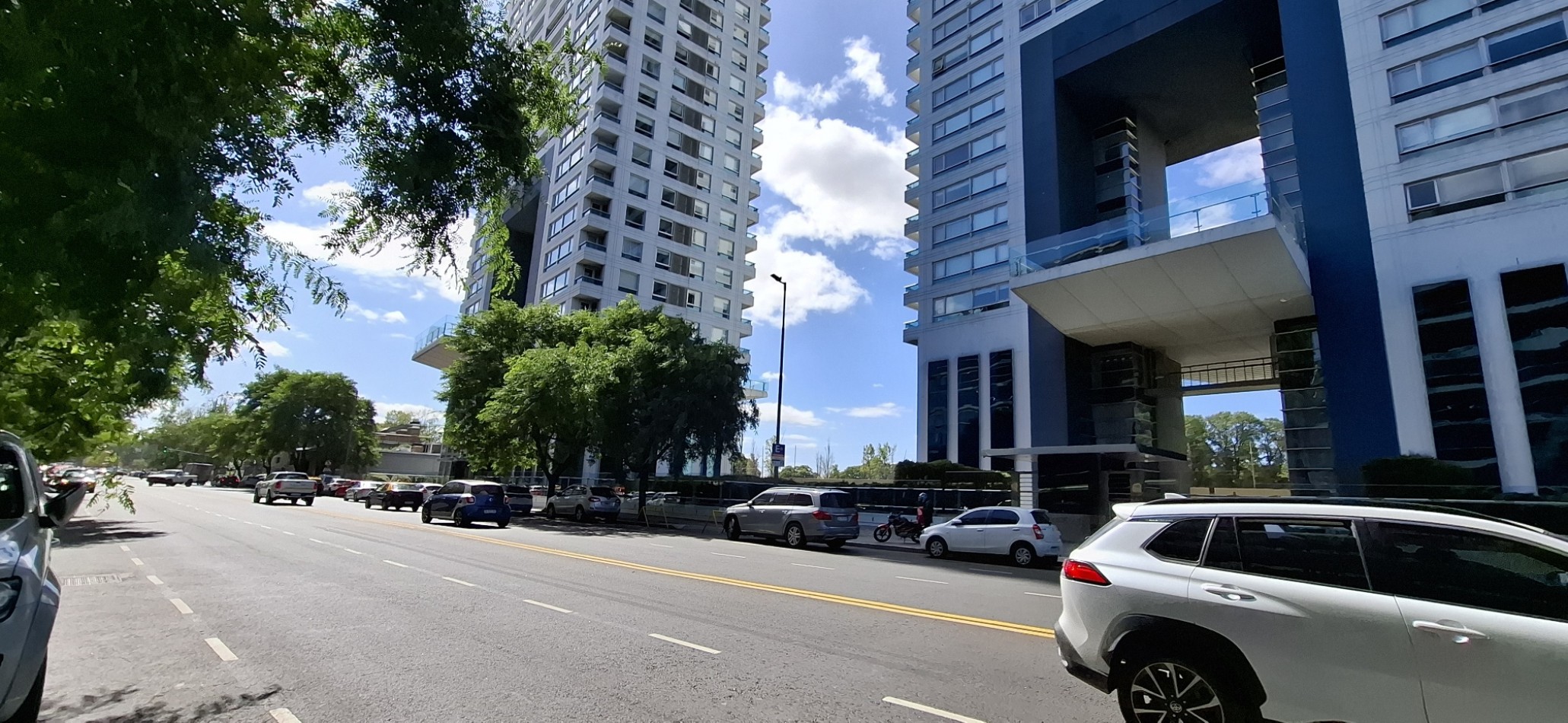 ALQUILADO - Departamento de 3 ambientes en alquiler sin muebles piso alto luminoso