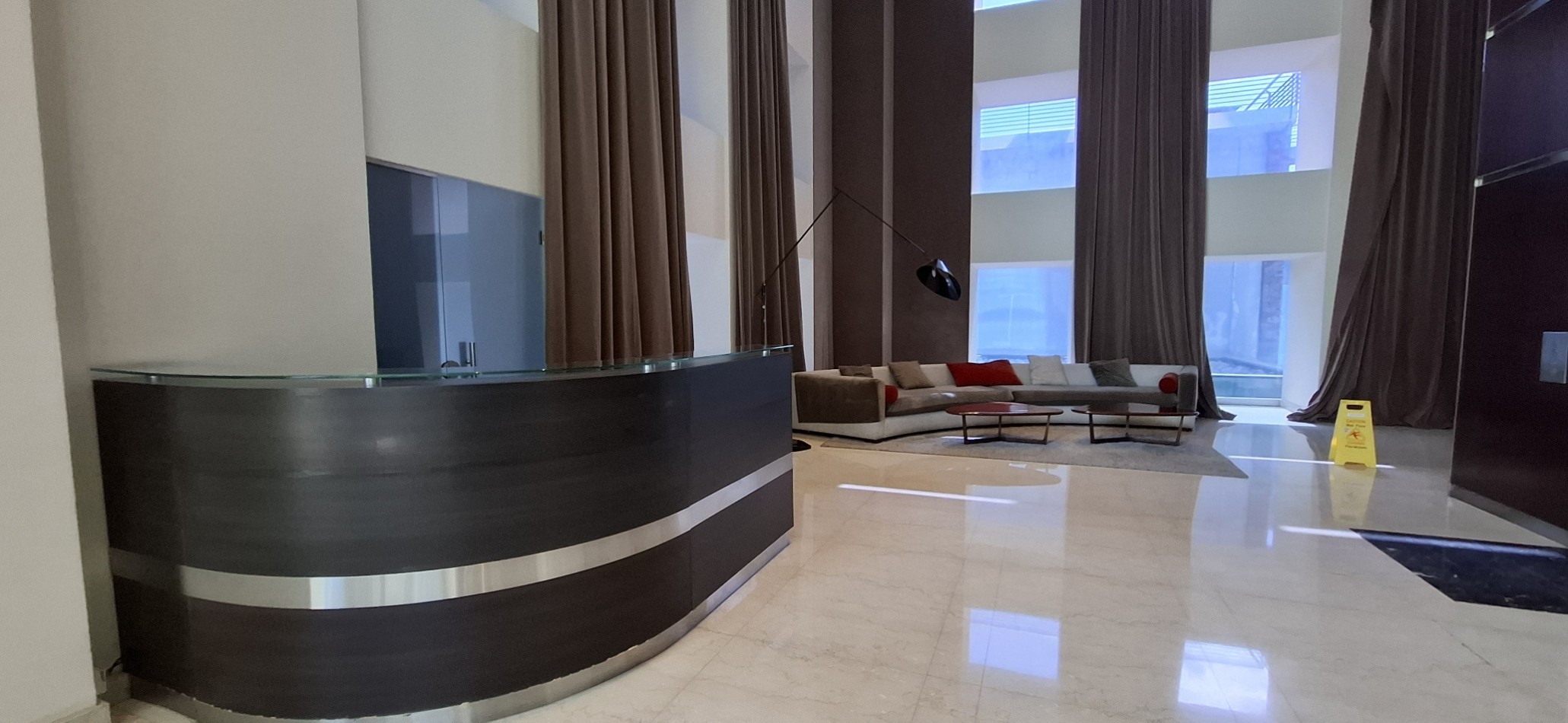 ALQUILADO - Departamento de 3 ambientes en alquiler sin muebles piso alto luminoso