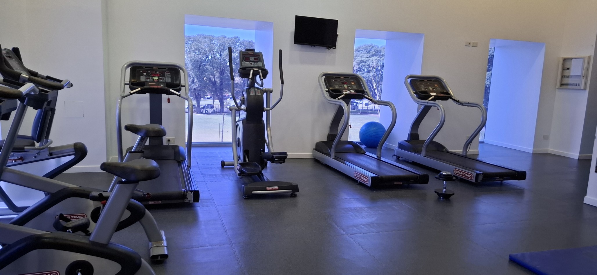 ALQUILADO - Departamento de 3 ambientes en alquiler sin muebles piso alto luminoso