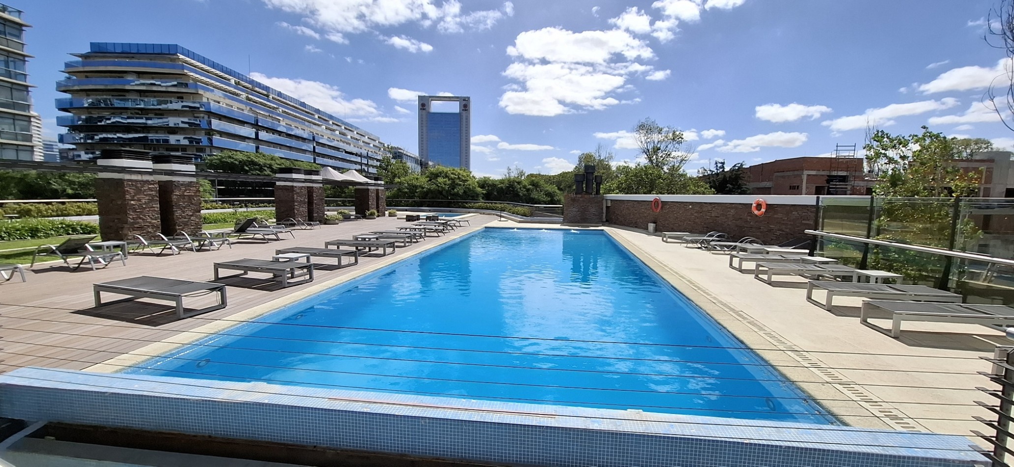 ALQUILADO - Departamento de 3 ambientes en alquiler sin muebles piso alto luminoso