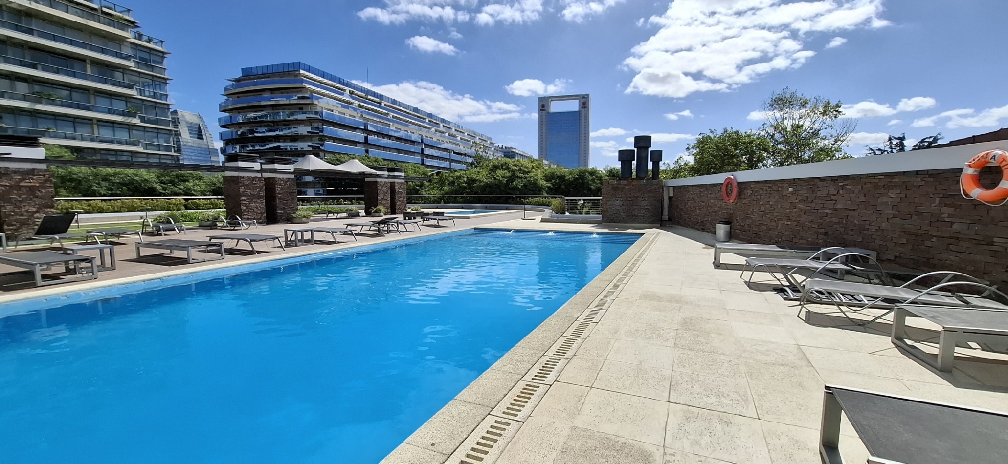 ALQUILADO - Departamento de 3 ambientes en alquiler sin muebles piso alto luminoso