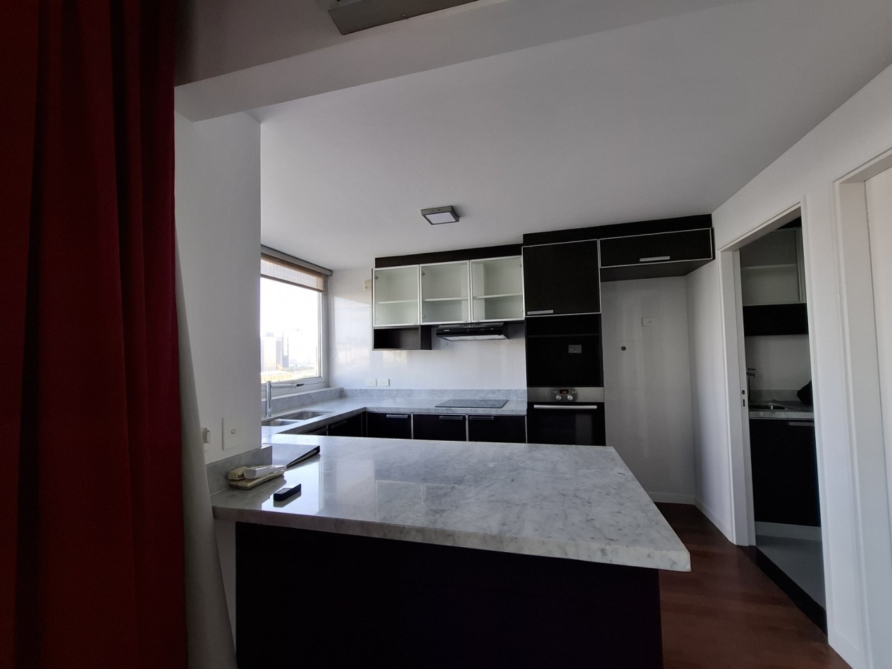 ALQUILADO - Departamento de 3 ambientes en alquiler sin muebles piso alto luminoso