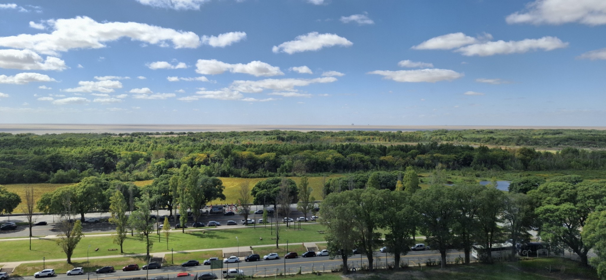 ALQUILADO - Departamento de 3 ambientes en alquiler sin muebles piso alto luminoso