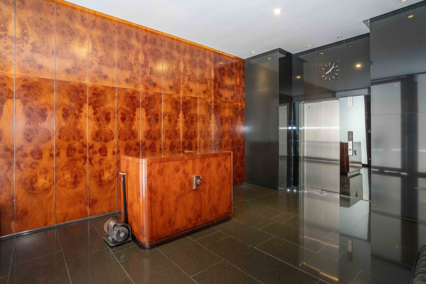 Exclusivo Triplex en Venta en Los Molinos Disctrict Building Faena Financiacion Amoblamiento Eugenio Aguirre Exclusivo y unico con quincho vidriado y parrilla privada