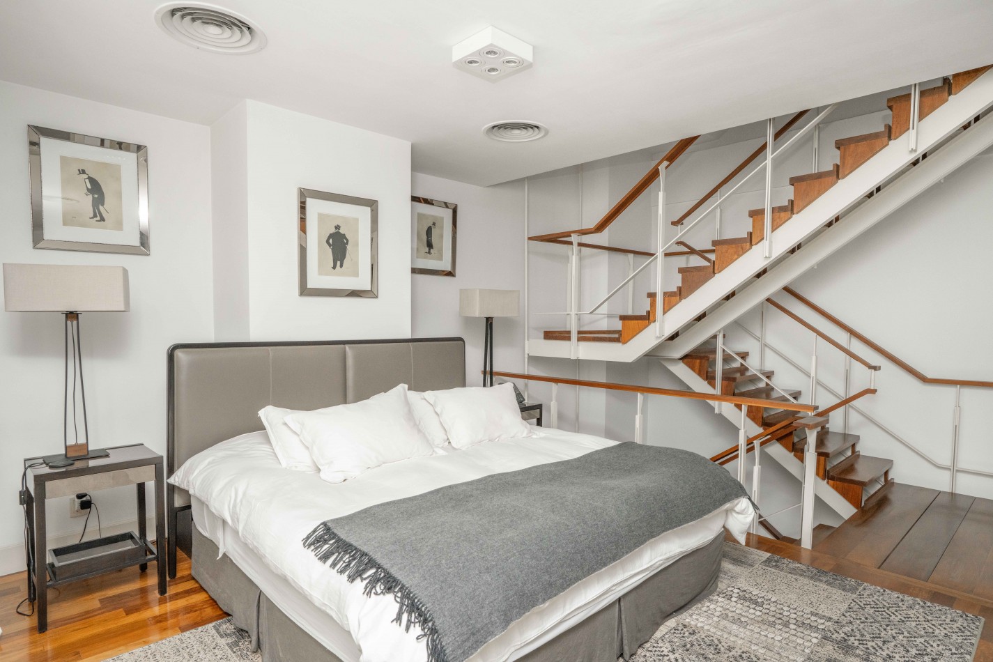 Exclusivo Triplex en Venta en Los Molinos Disctrict Building Faena Financiacion Amoblamiento Eugenio Aguirre Exclusivo y unico con quincho vidriado y parrilla privada