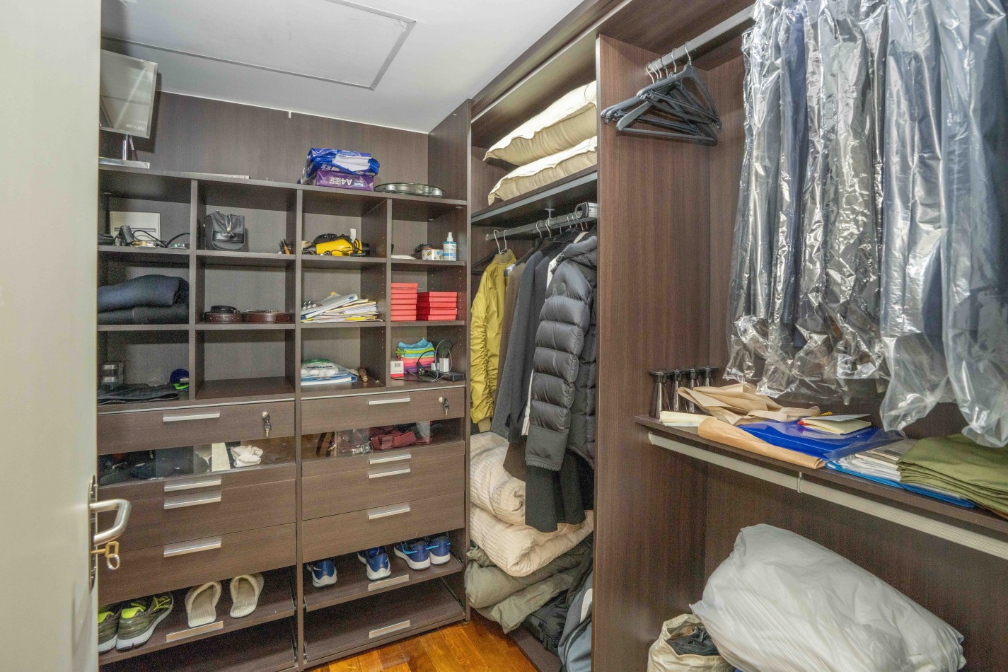 Exclusivo Triplex en Venta en Los Molinos Disctrict Building Faena Financiacion Amoblamiento Eugenio Aguirre Exclusivo y unico con quincho vidriado y parrilla privada