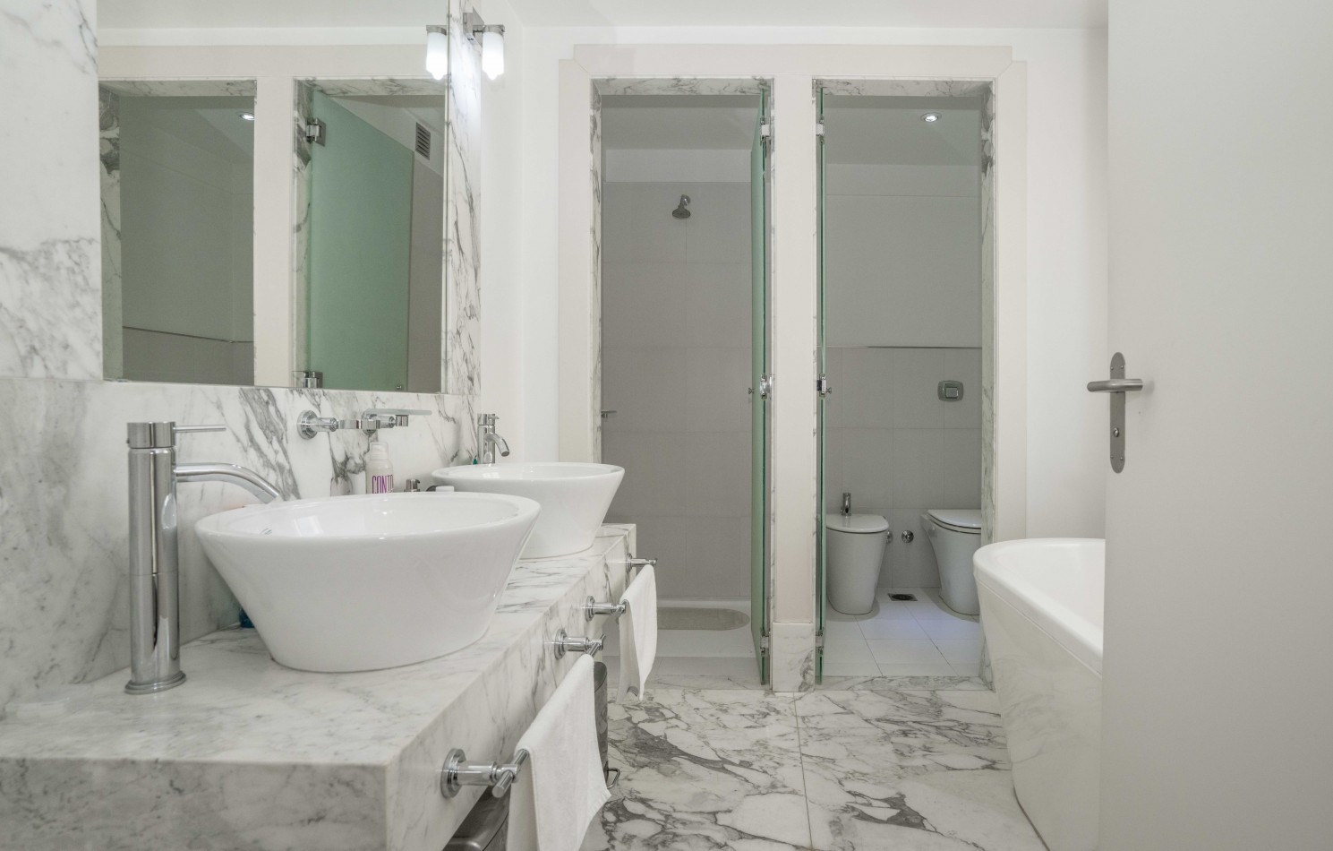 Exclusivo Triplex en Venta en Los Molinos Disctrict Building Faena Financiacion Amoblamiento Eugenio Aguirre Exclusivo y unico con quincho vidriado y parrilla privada