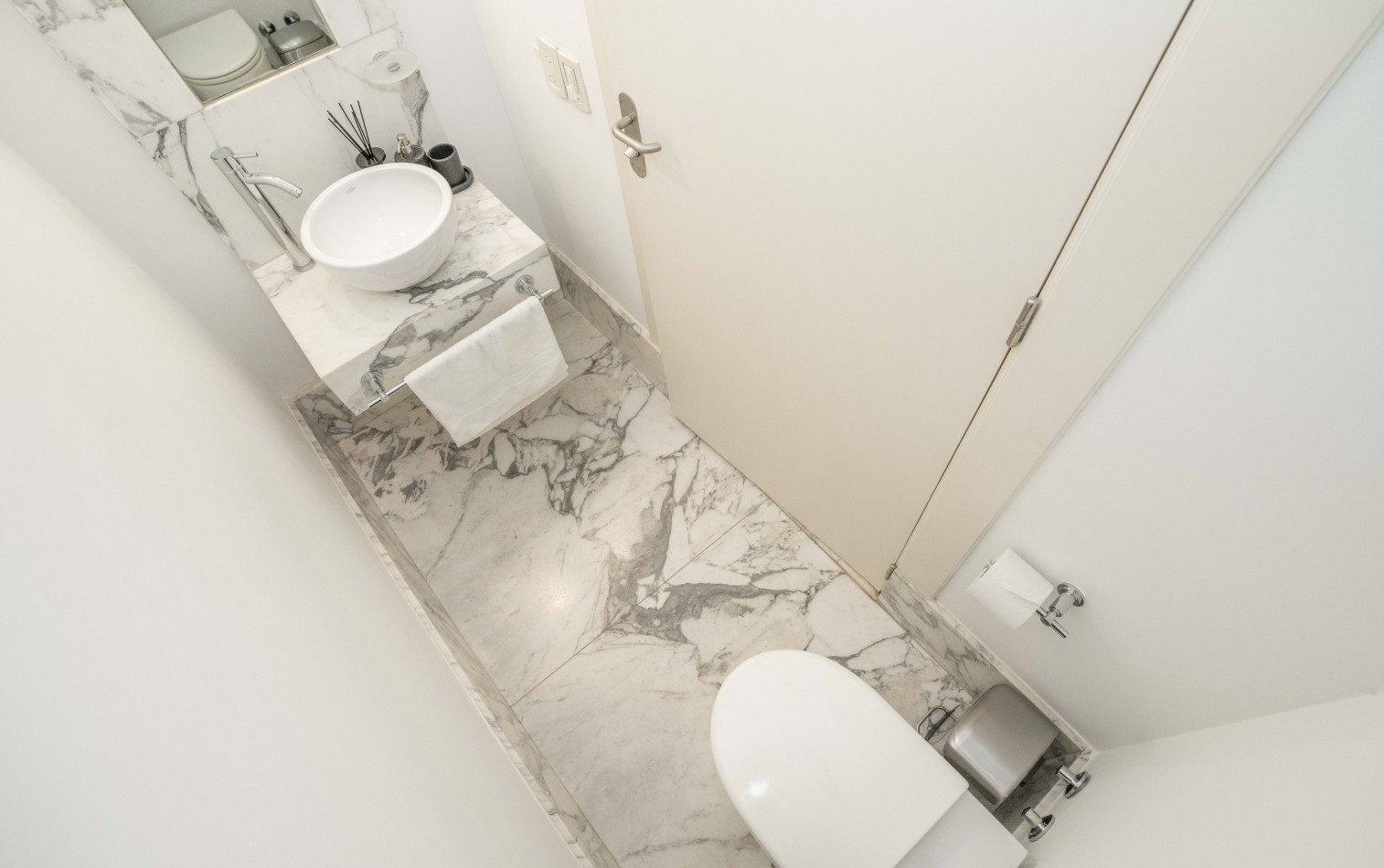 Exclusivo Triplex en Venta en Los Molinos Disctrict Building Faena Financiacion Amoblamiento Eugenio Aguirre Exclusivo y unico con quincho vidriado y parrilla privada