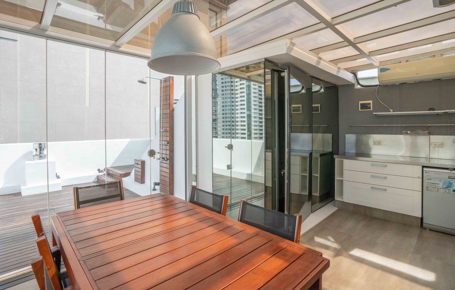 Exclusivo Triplex en Venta en Los Molinos Disctrict Building Faena Financiacion Amoblamiento Eugenio Aguirre Exclusivo y unico con quincho vidriado y parrilla privada