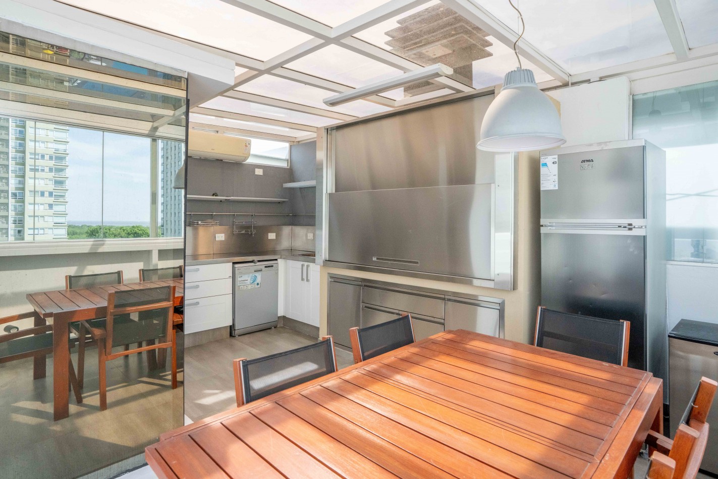 Exclusivo Triplex en Venta en Los Molinos Disctrict Building Faena Financiacion Amoblamiento Eugenio Aguirre Exclusivo y unico con quincho vidriado y parrilla privada