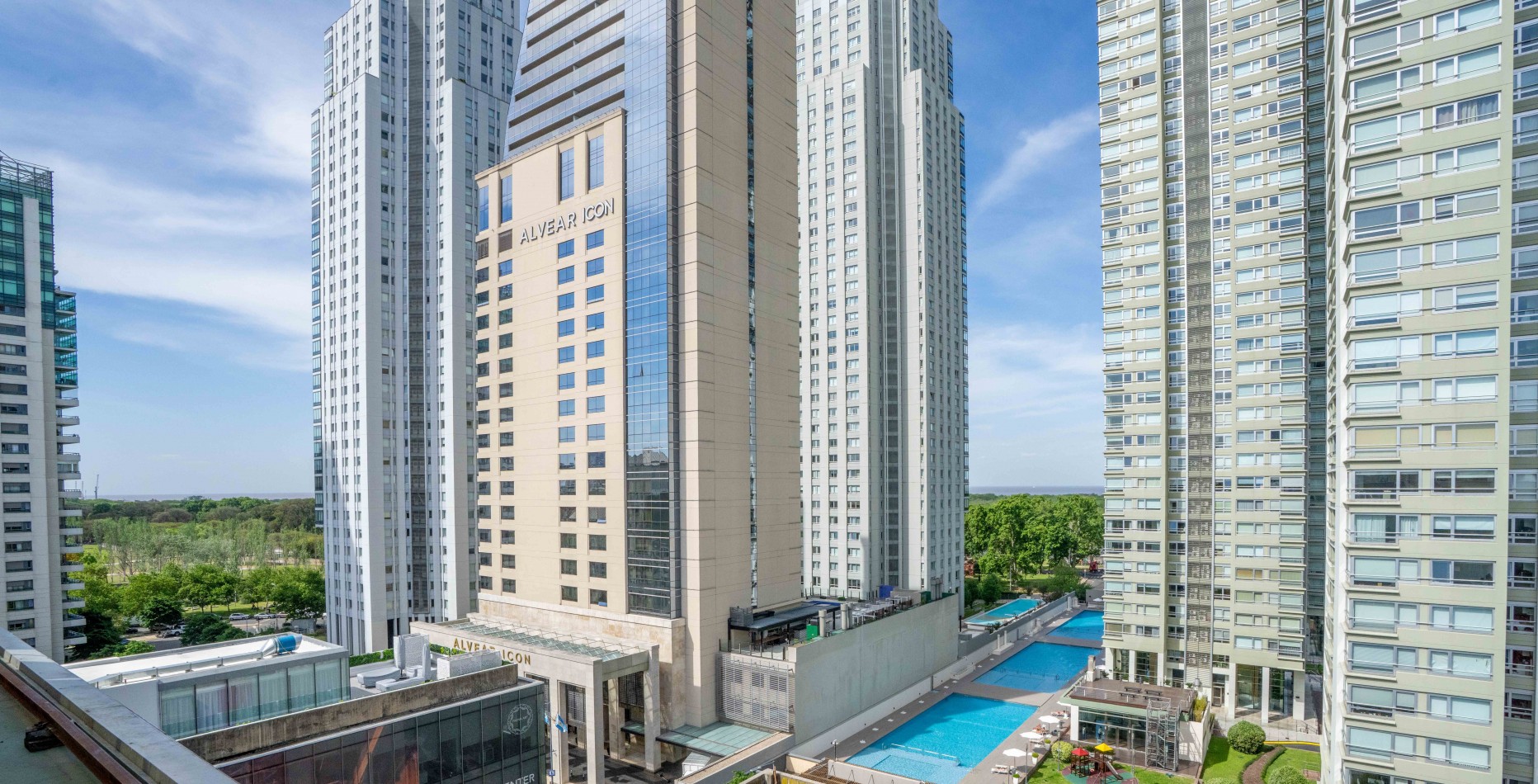 Exclusivo Triplex en Venta en Los Molinos Disctrict Building Faena Financiacion Amoblamiento Eugenio Aguirre Exclusivo y unico con quincho vidriado y parrilla privada