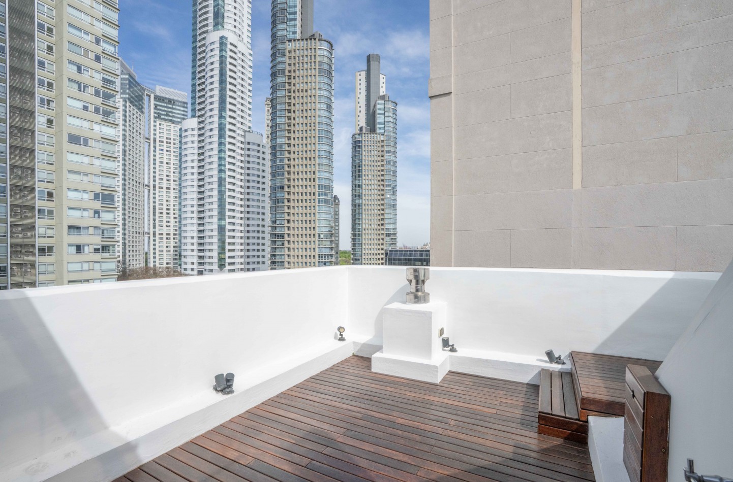 Exclusivo Triplex en Venta en Los Molinos Disctrict Building Faena Financiacion Amoblamiento Eugenio Aguirre Exclusivo y unico con quincho vidriado y parrilla privada