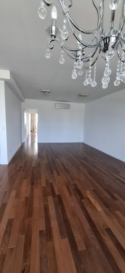ALQUILADO - Departamento de 3 ambientes en alquiler sin muebles piso alto luminoso