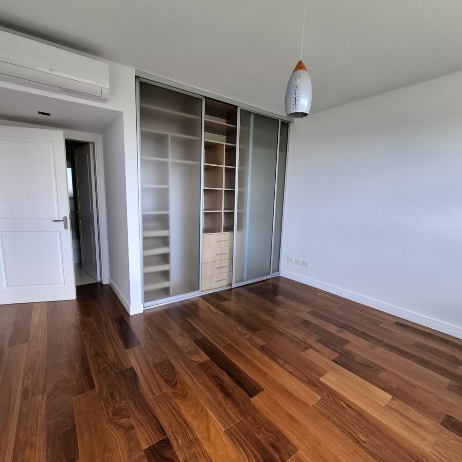 ALQUILADO - Departamento de 3 ambientes en alquiler sin muebles piso alto luminoso